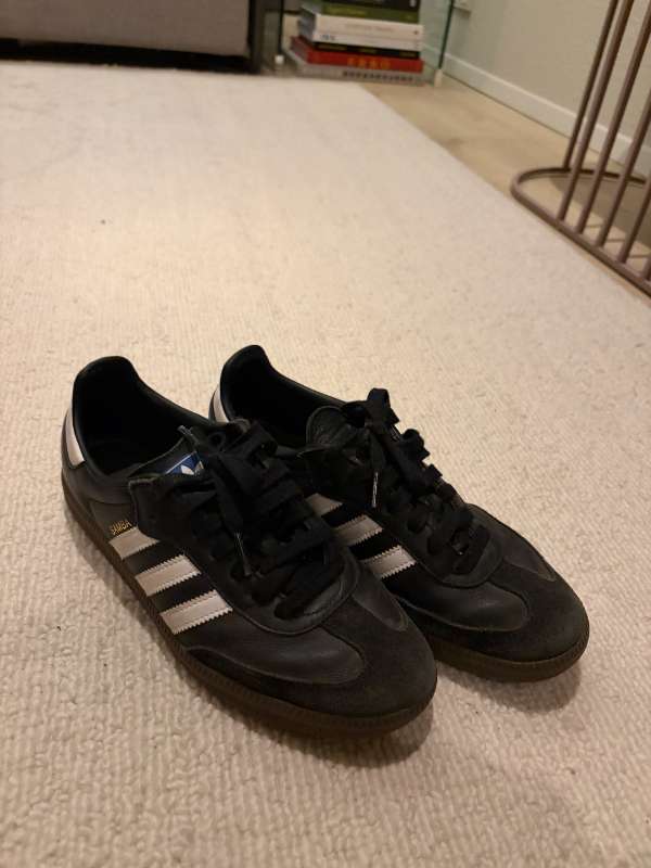 Adidas svartir Samba