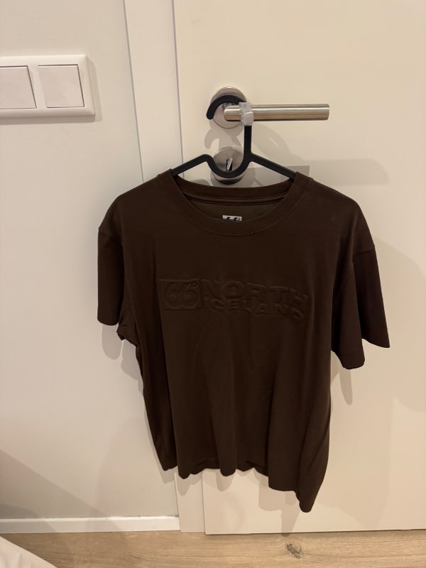 -66 brúnn Tshirt