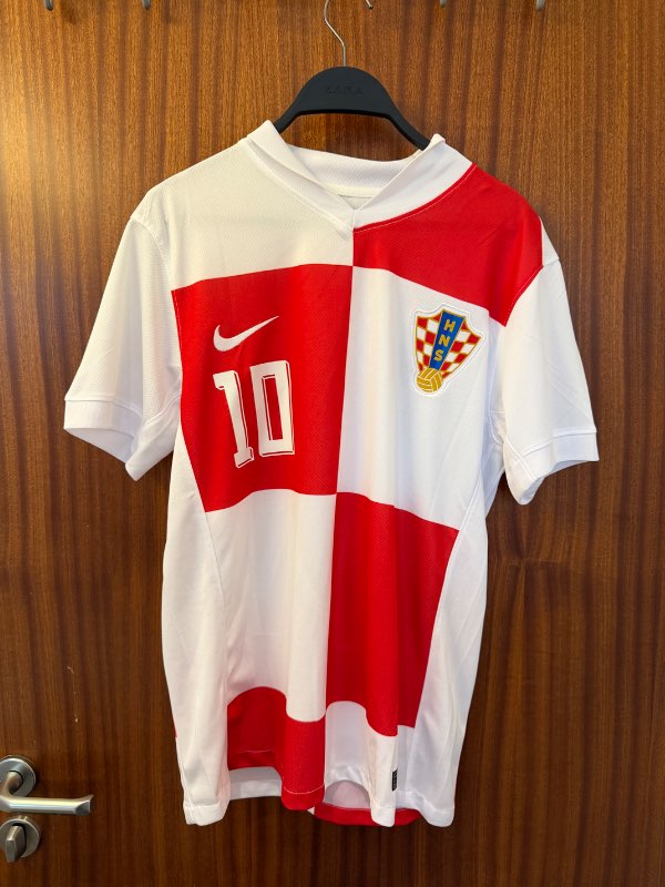 Croatia 10-Modric