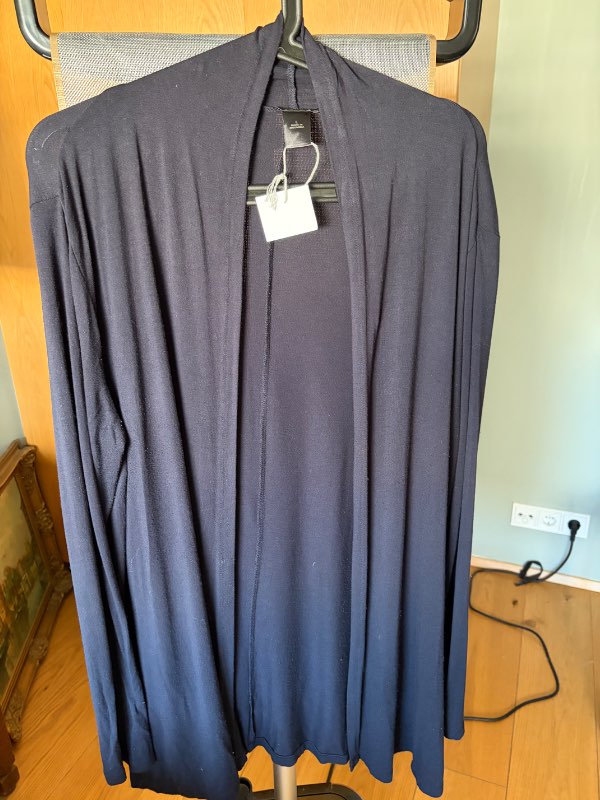 Ann Taylor peysa svört
