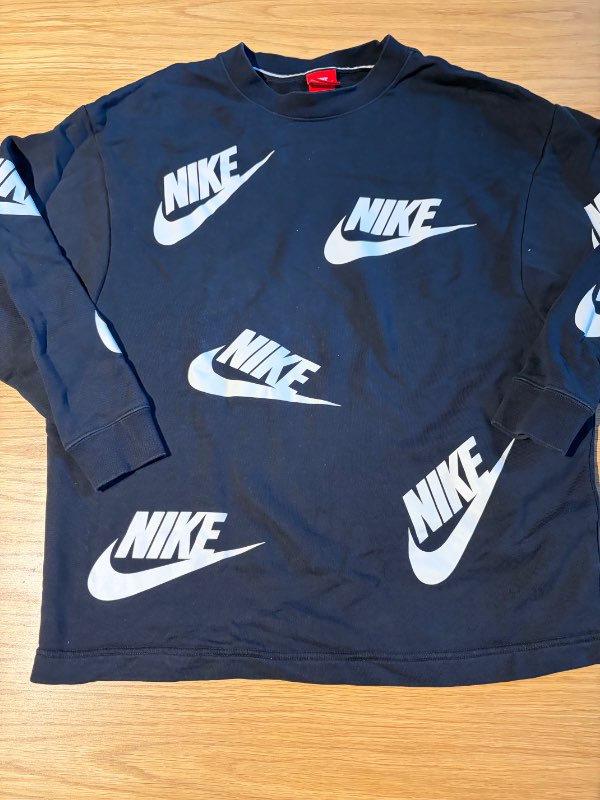 Nike peysa