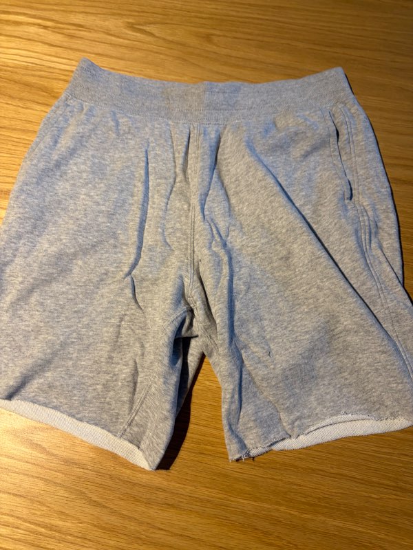 Uniqlo stuttbuxur