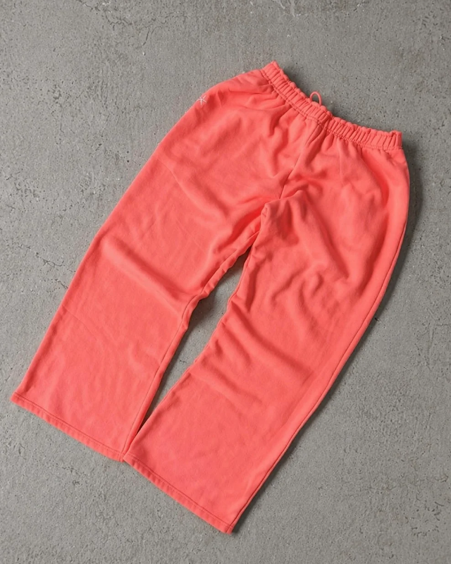Coral mony body uppseldar