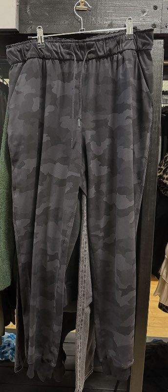 Lululemon camo joggers