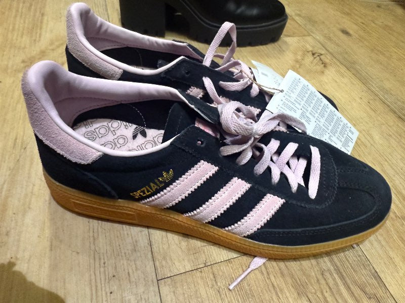 Ónotaðir adidas