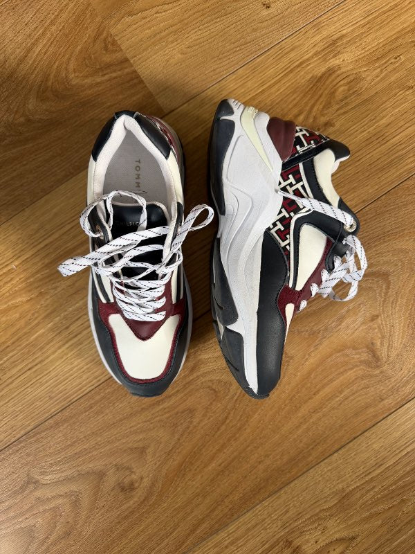 Tommi Hilfiger strigaskór