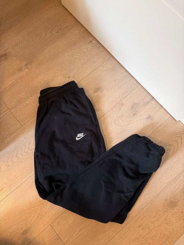 Nike buxur svartar