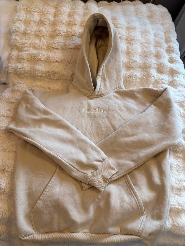 Comfrt beige peysa