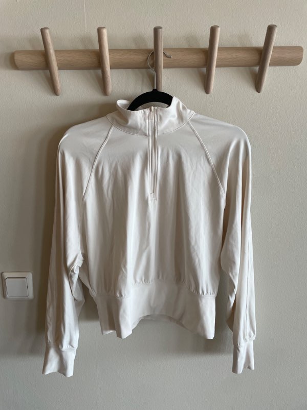 Oysho æfingapeysa