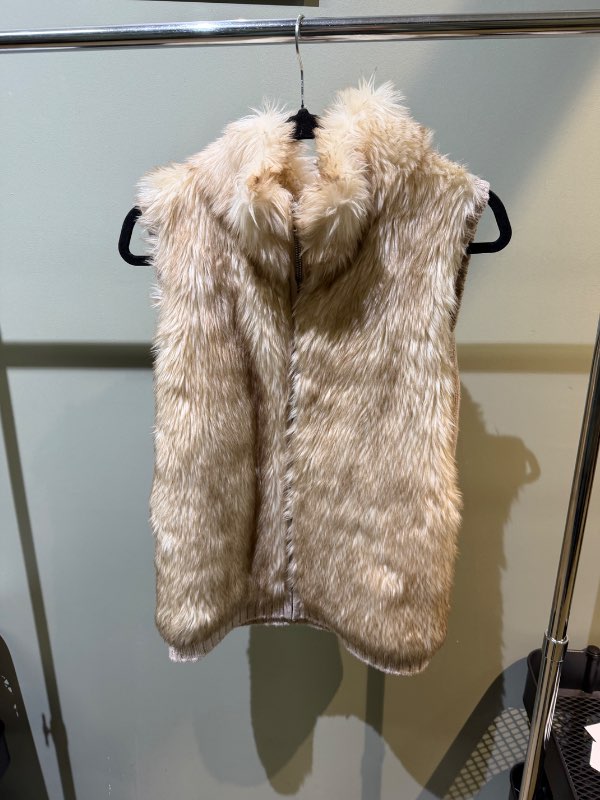 Beige loðvesti