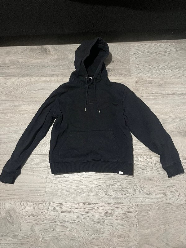 Svört Le Deux peysa