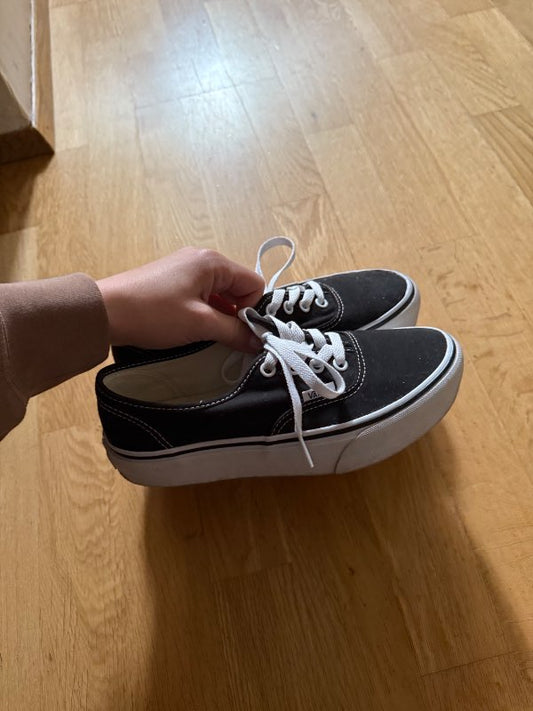 VANS SHOES BLACK