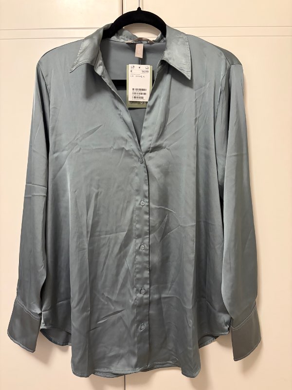 H&M satín blússa græn