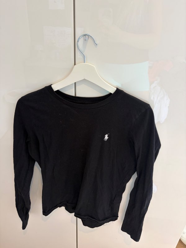 Svartur polo bolur