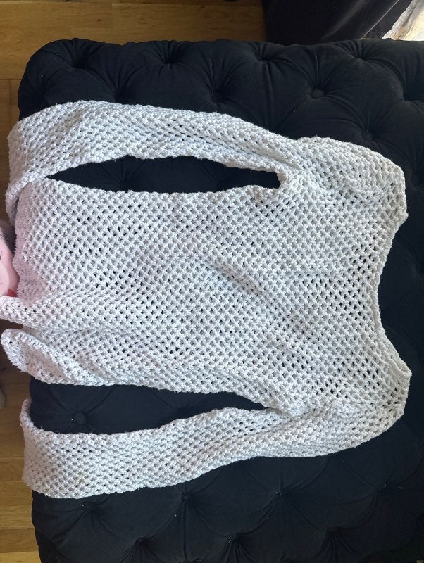 hvit hekluð peysa