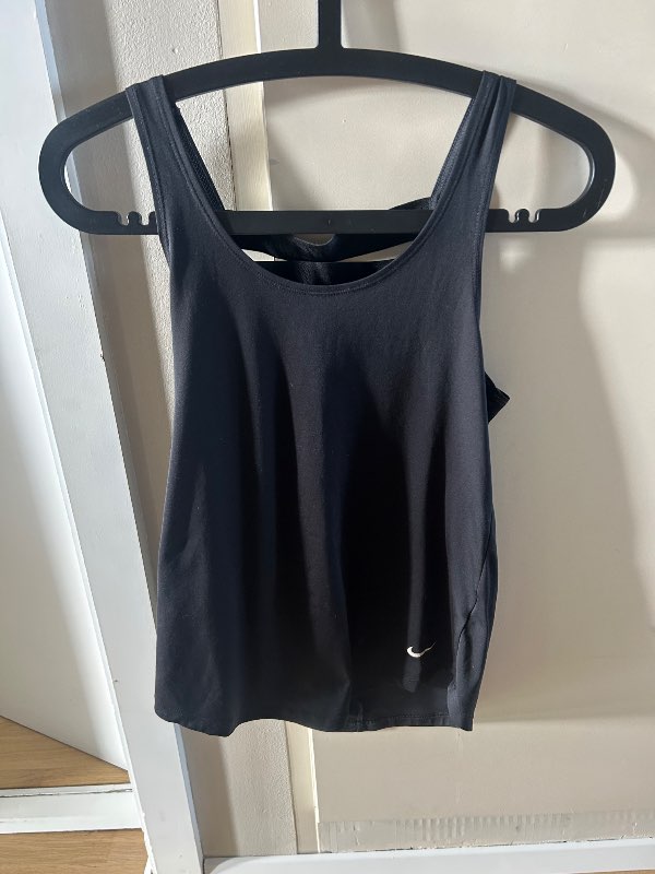 Nike æfingabolur svartur
