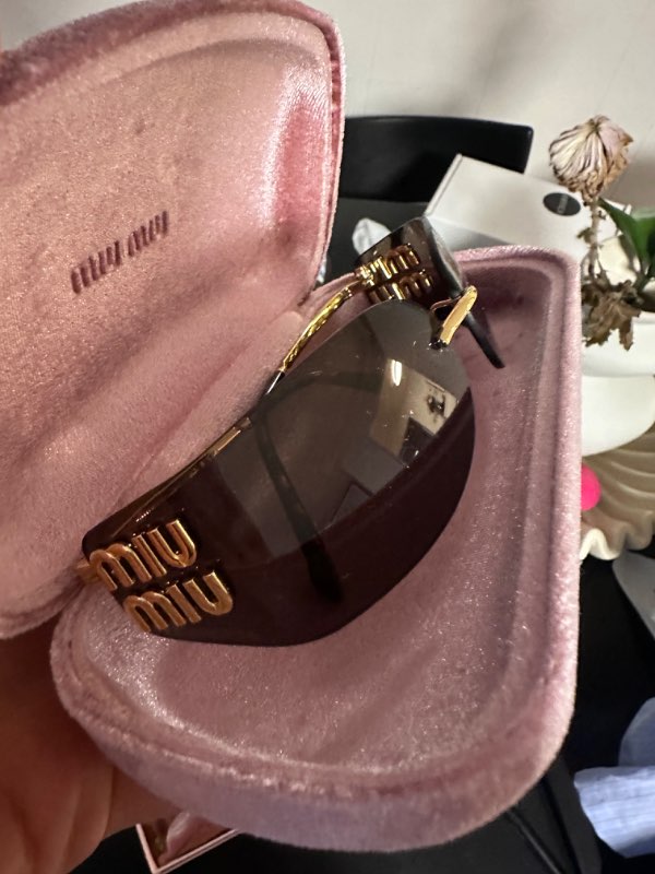 Miu miu sólgleraugu
