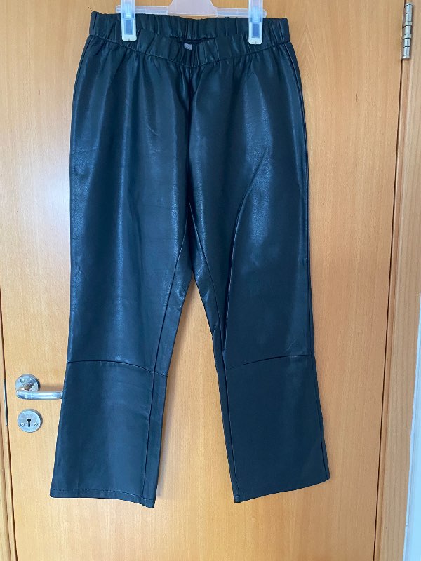 Buxur svartar