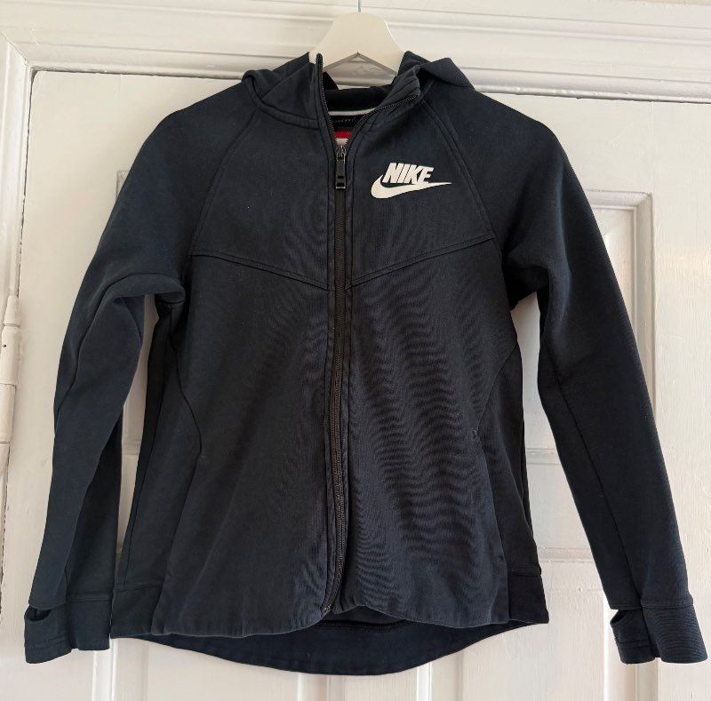 Nike - Hettupeysa - svört