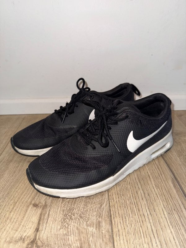 Nike svartir