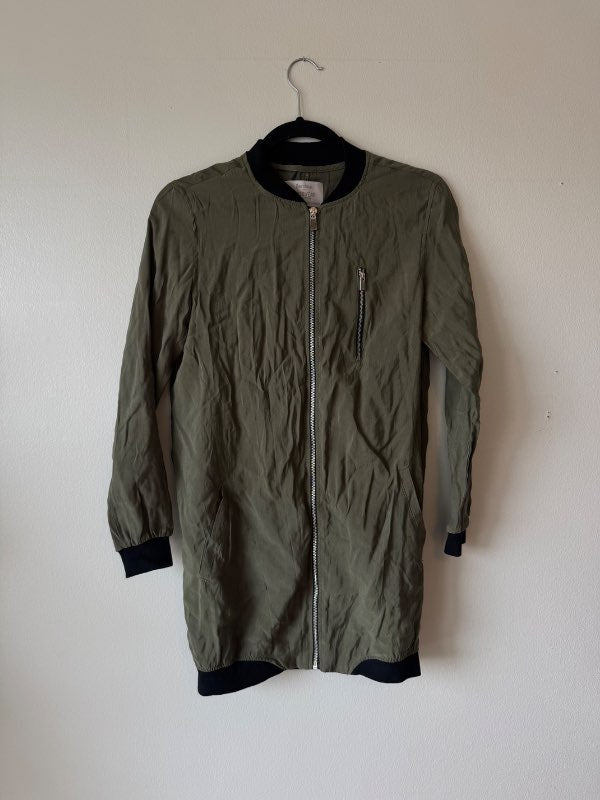 Bershka - grænn jakki