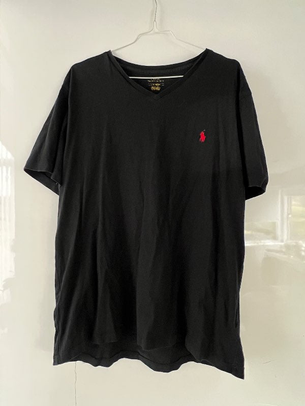 Svartur Polo bolur