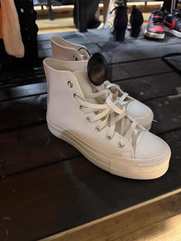 Converse hvítir