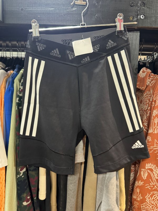 Adidas íþrótta stuttbuxur