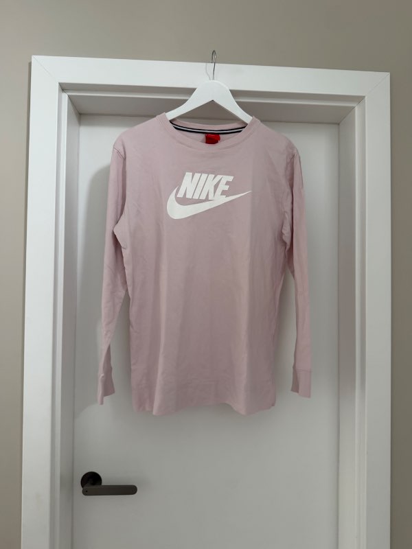 Nike peysa