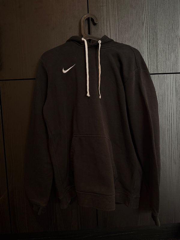 Nike peysa svört
