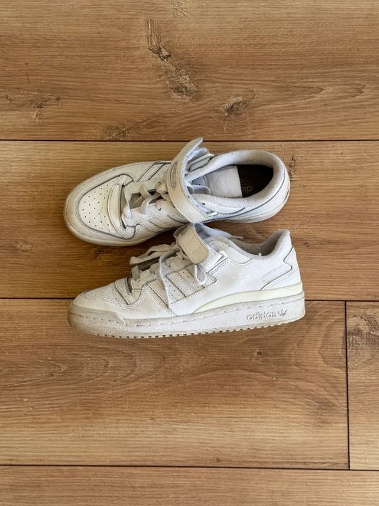 Adidas skór