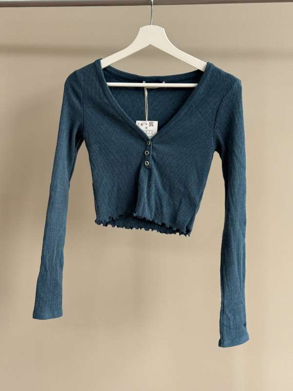 Pull&Bear blá peysa (ónotað)