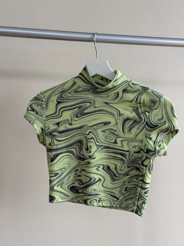 Bershka grænn bolur