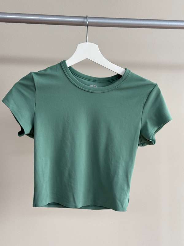 Uniqlo grænn bolur