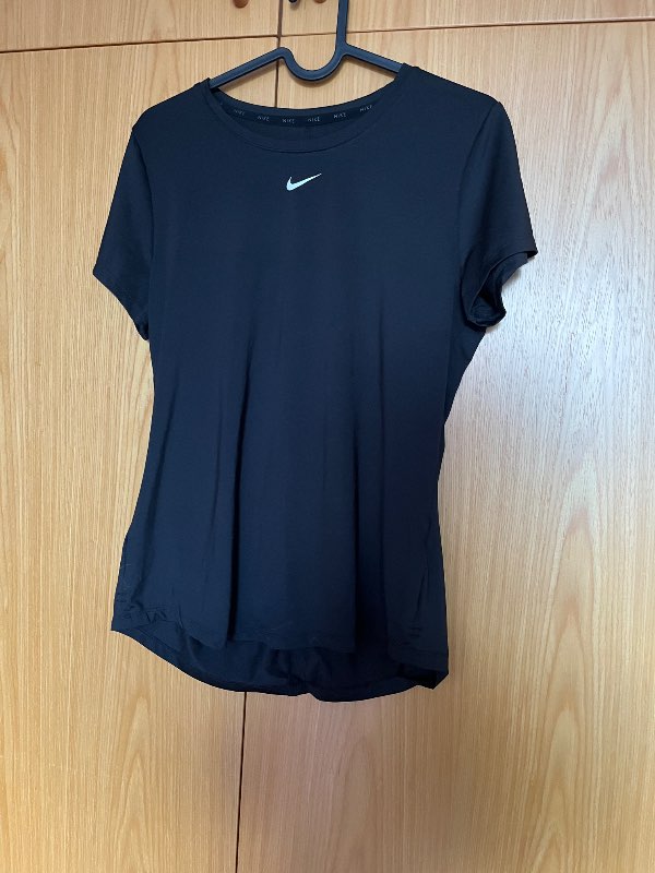 Nike stuttermabolur
