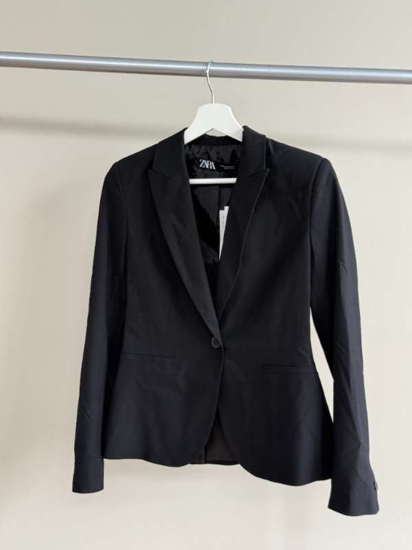 Zara svartur blazer (ónotað)