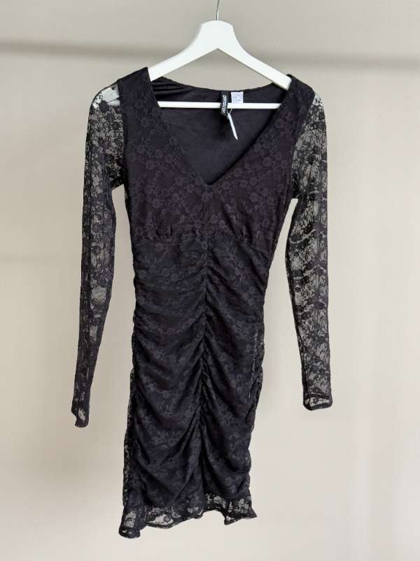 H&M svartur blúndukjóll