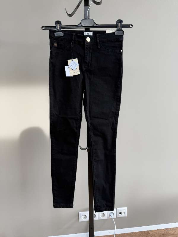 River Island Mid Rise Skinny Jeans (ónotað)