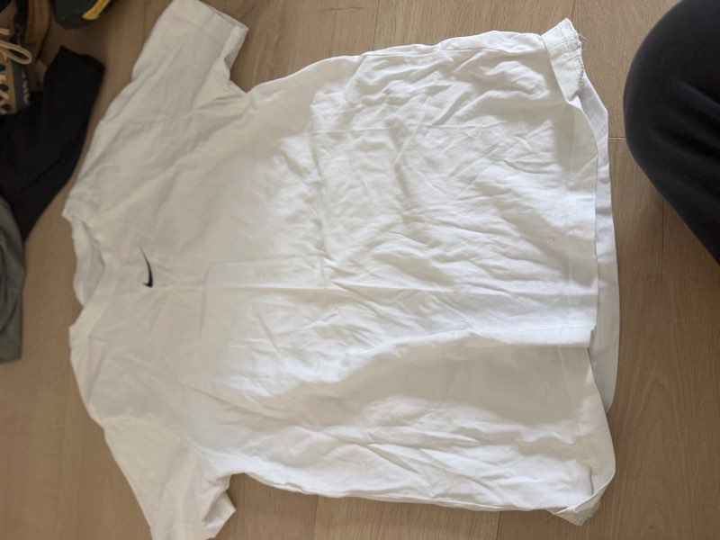 Nike stuttermabolur (li)