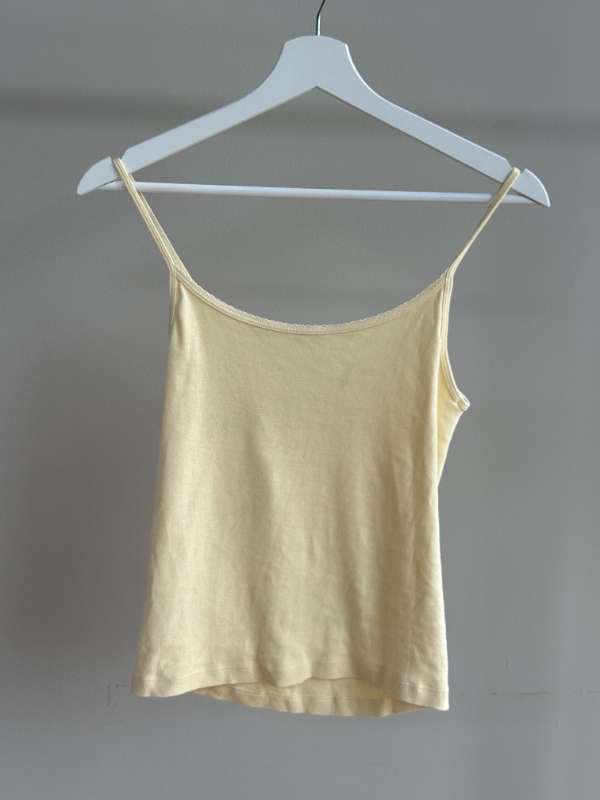 Brandy Melville gulur hlýrabolur