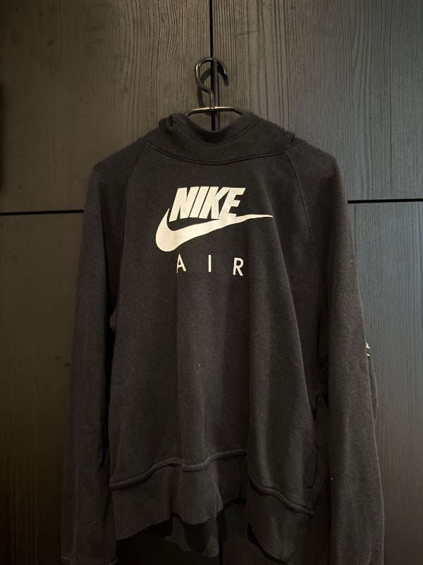 Nike hettupeysa