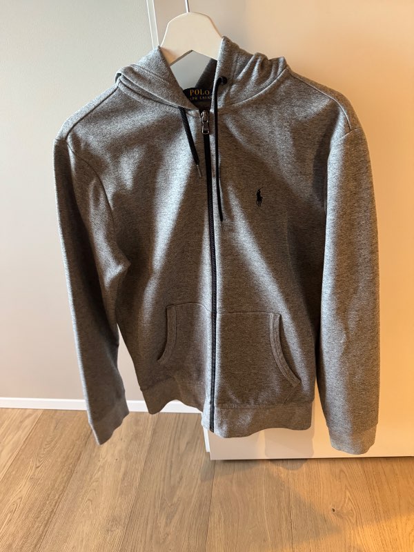 Hettupeysa grá Polo Ralph Lauren