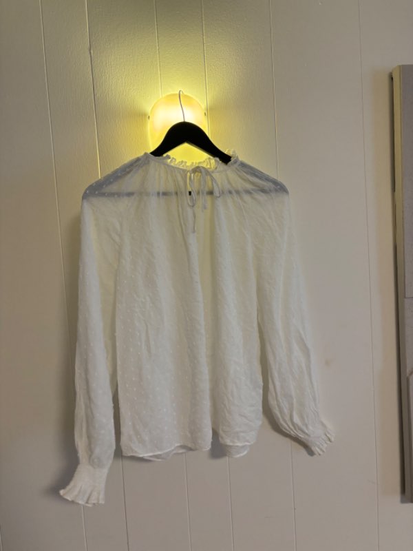 Hvít blússa