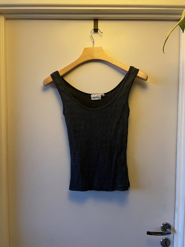 Weekday rib tank top í dökkgráu