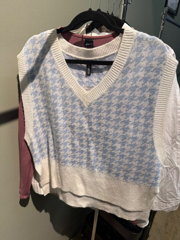 H&m vesti blátt