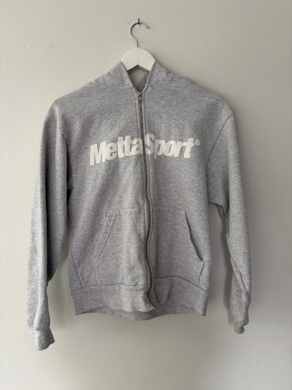 B- Metta zip peysa