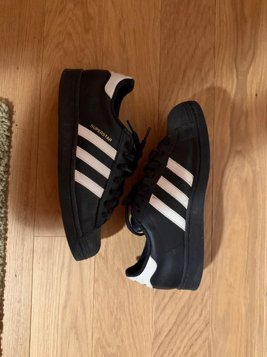 Adidas superstjörnur