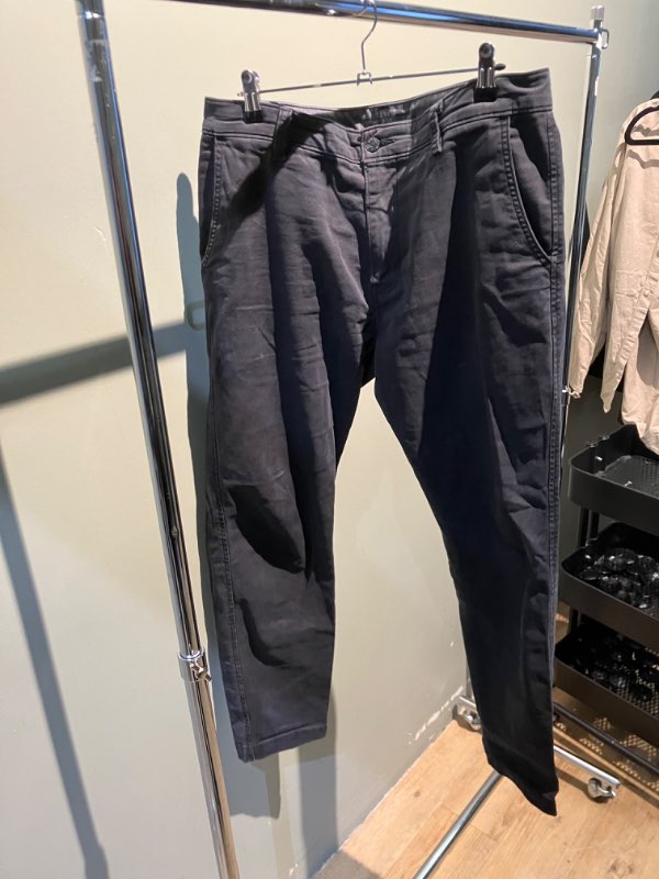 Levi's svartar chino buxur