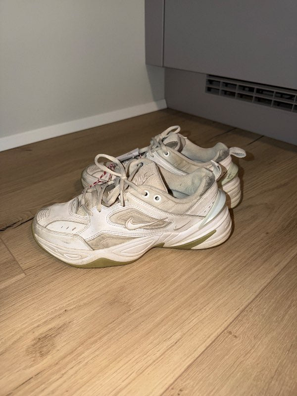 Nike skór M2K hvítir