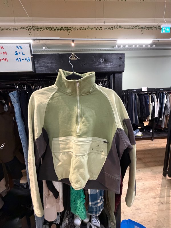 Nike Jordan hálfrennd peysa græn